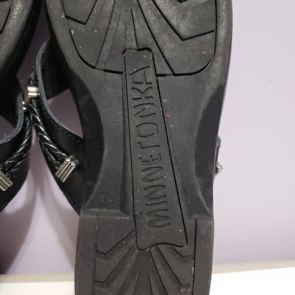 Minnetonka Black Leather Women's Slip On Sandals Sz 8 - Picture 7 of 8